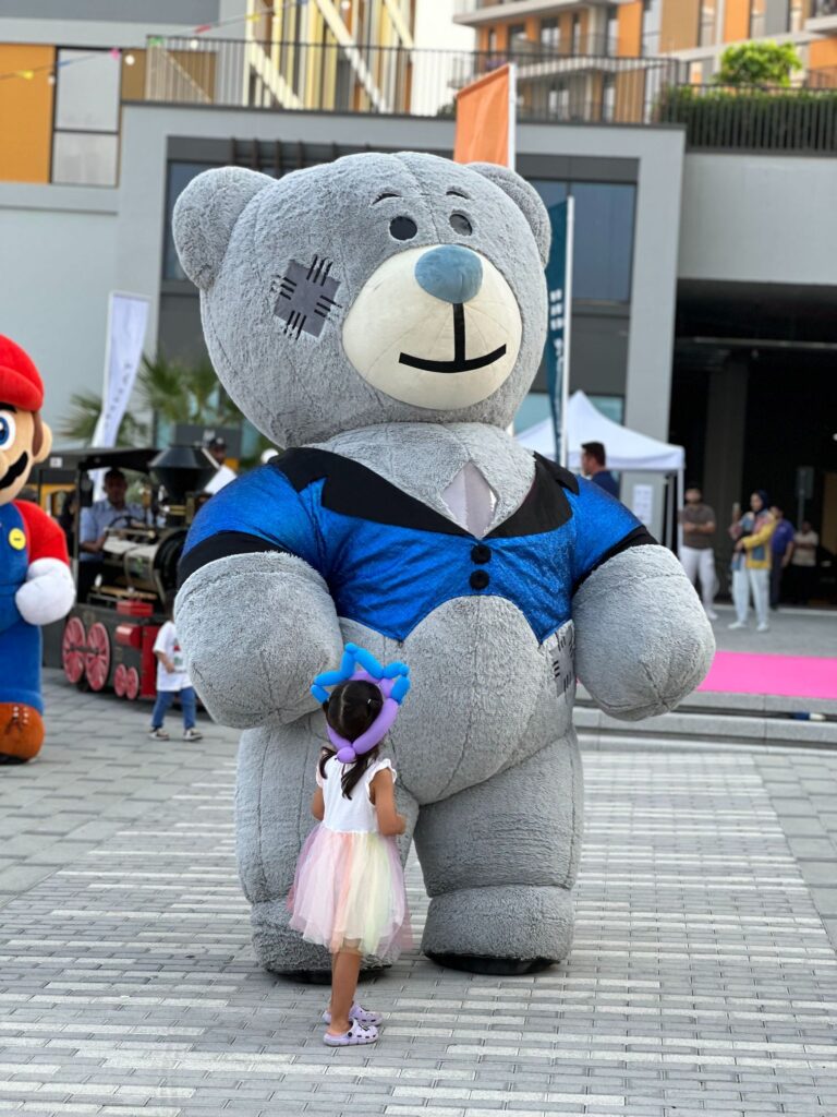 Giant Mascot